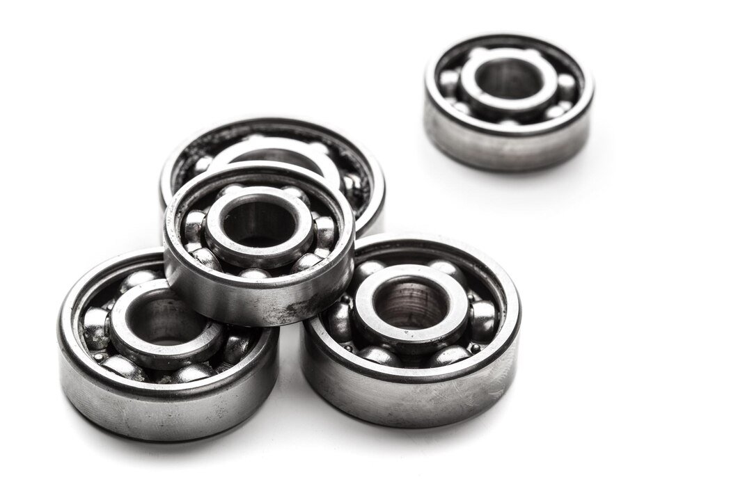 gear-metal-wheels-isolated-white-background_93675-135487 Bluemine - الصورة 1